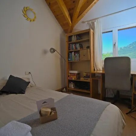 Casa Con Jardin, 4 Y Mucho Encanto En